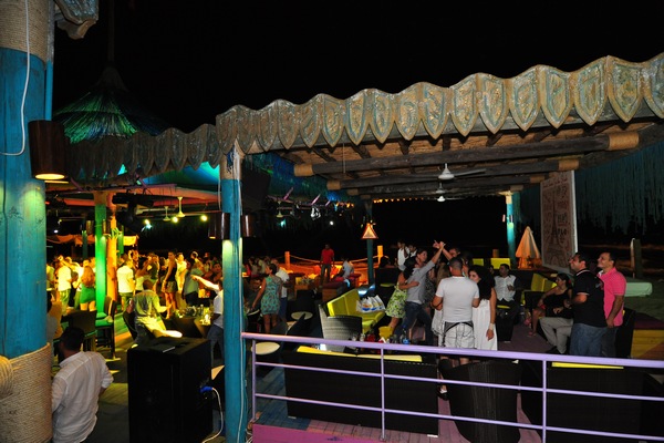 Saturday Night Fever At Edde Sands
